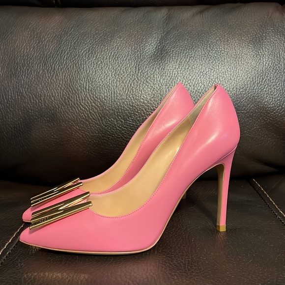 Moschino M logo leather high heels NWB - Picture 5 of 8